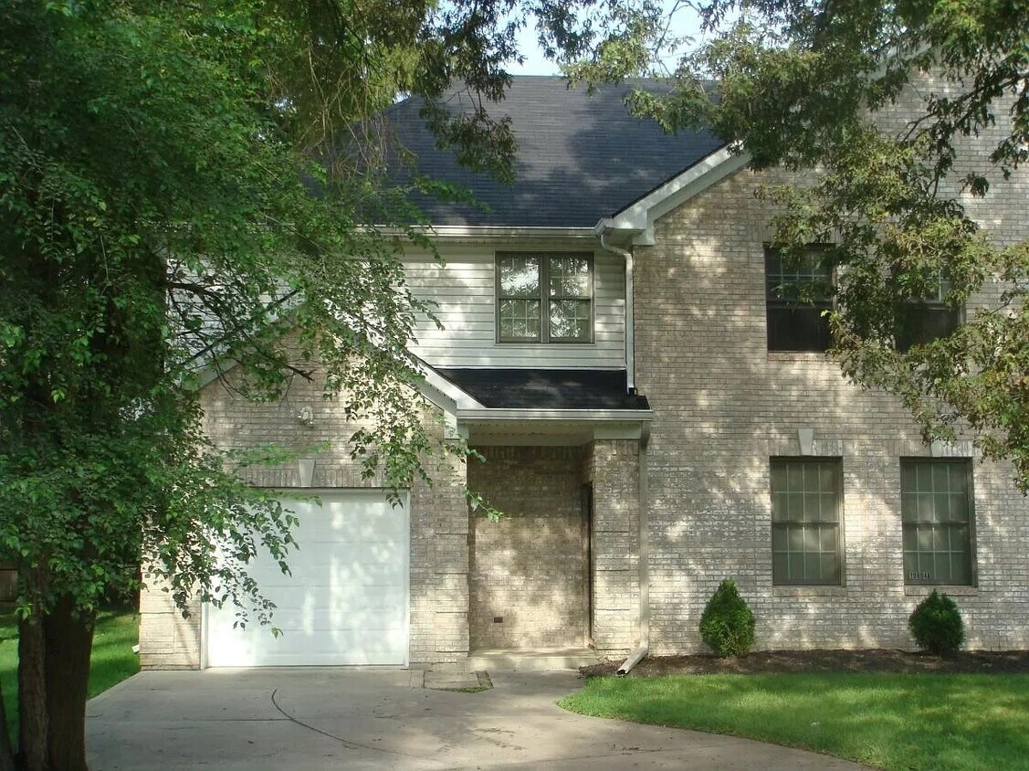 Primary Photo - 10604 Central Ave