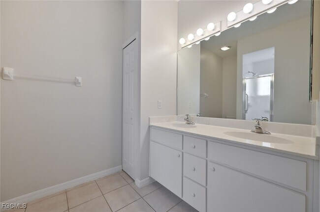 Foto del edificio - 10706 Pearl Bay Cir
