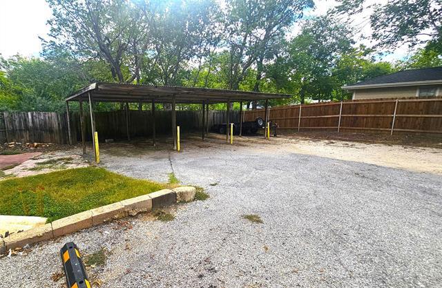 Building Photo - 1015 S Welch St