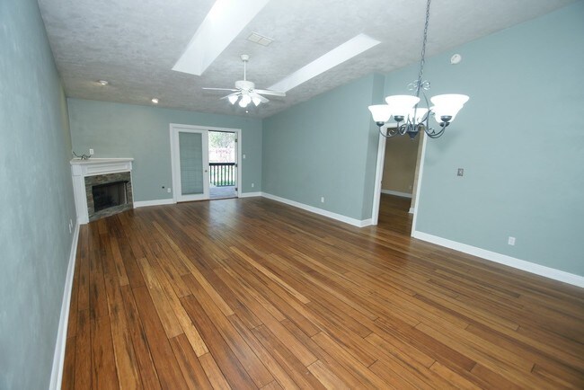 Building Photo - 2935 Royal Palm Way