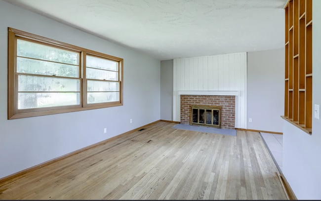 Foto del edificio - Must See 3 Bedroom with Private Backyard!!