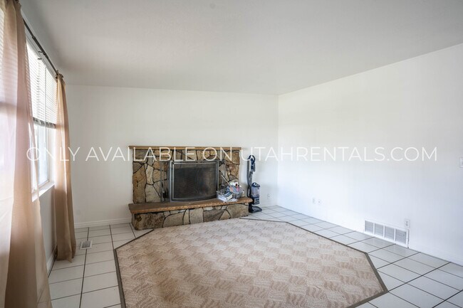Building Photo - 4873 W 3850 S