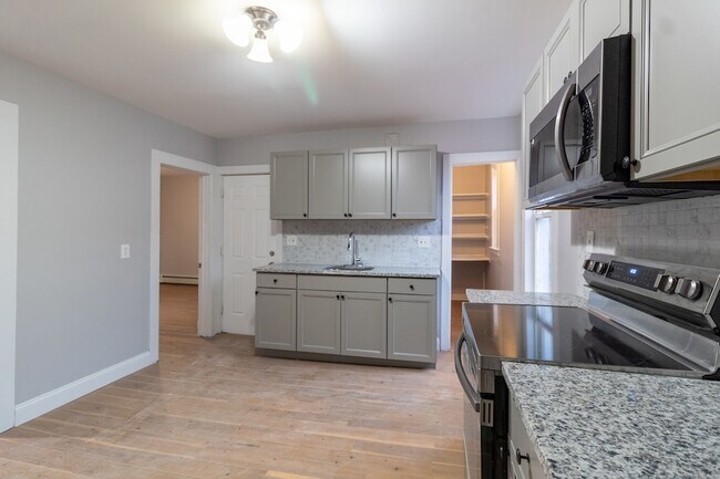 Building Photo - 43-45 York Street Unit 2