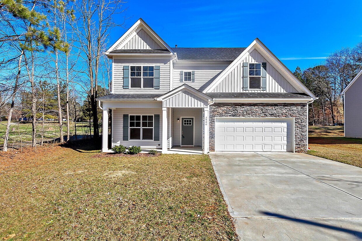 Primary Photo - 2906 Oakdale Rd