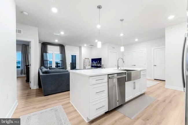Building Photo - 12875 Mosaic Pk Wy