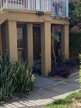 Building Photo - 452 Banyon Tree Cir