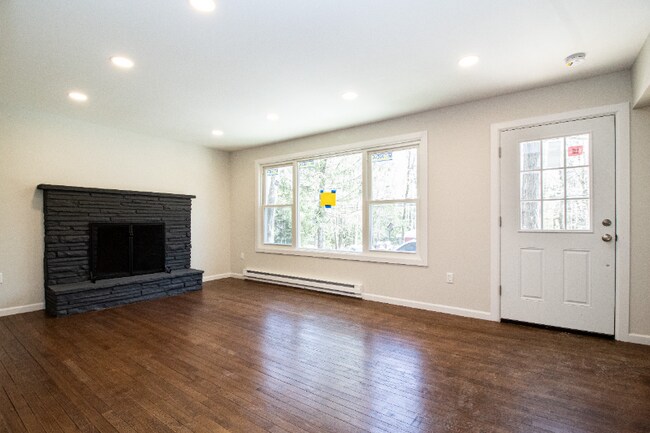 Building Photo - 185 Selig Rd