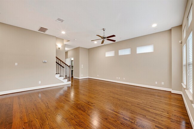 Foto del edificio - 1333 W 23rd St