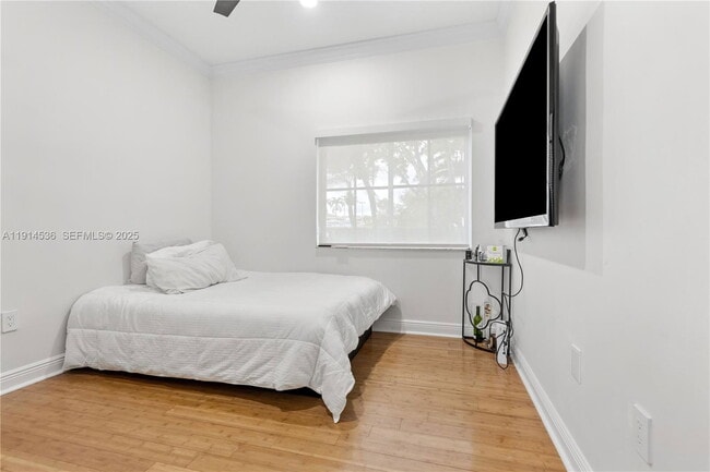 Building Photo - Southwest 136th Terrace, Miami, FL 33186 - 3 BR 2 BA single-family home