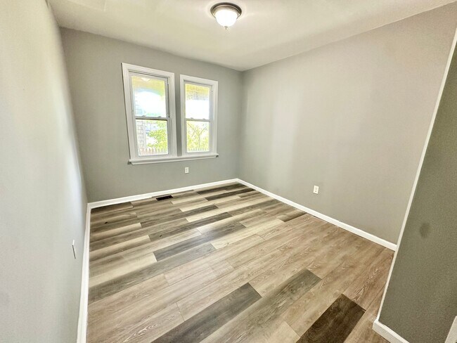Foto del edificio - 137 N 3rd St