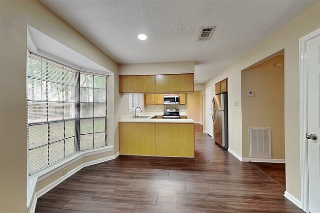 Foto del edificio - 15 Kearny Brook Pl