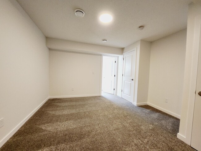 Photo du bâtiment - 5243 Edgemont Blvd NW