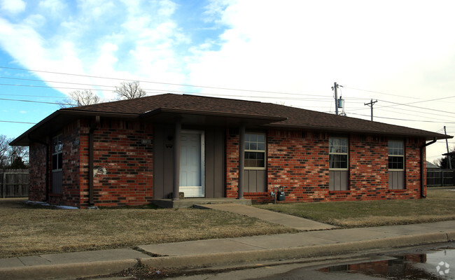 Building Photo - Keeler Heights