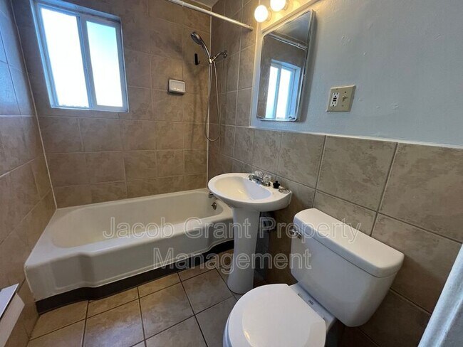 Foto del edificio - 675 Tiger Ave