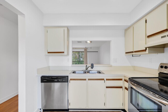 Foto del edificio - 3275 Frederick Blvd