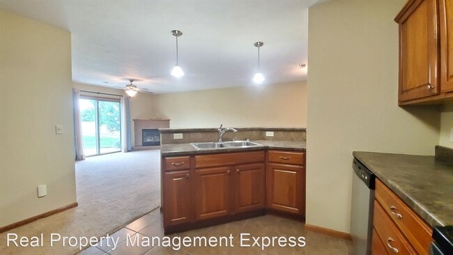 Building Photo - 2 br, 1 bath House - 8500 W Lavern Wipf St.