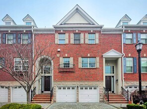 Building Photo - 517 Harbor Pl