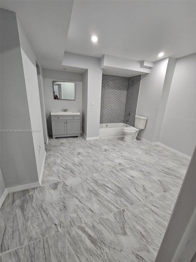 Building Photo - 11111 Biscayne Blvd