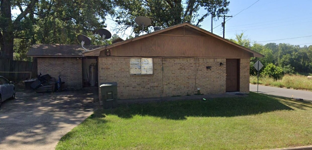 233 Travis St, Nacogdoches, TX 75965 House Rental in Nacogdoches, TX