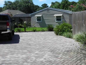 Building Photo - 402 Marlowe Dr