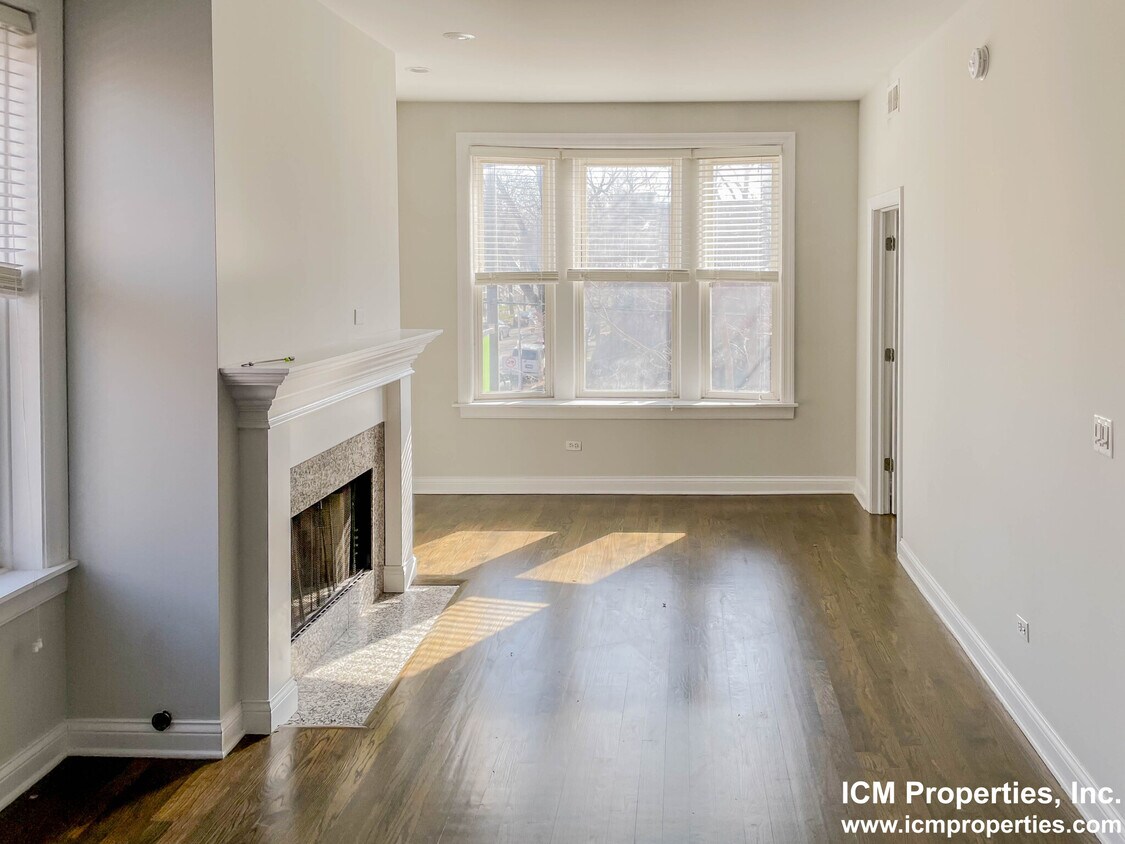 Foto principal - 3846 N Southport Ave