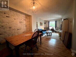 Building Photo - 1330-1330 Trowbridge Dr