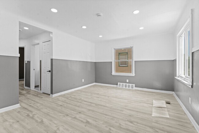 Foto del edificio - 16039 Fairmount Dr