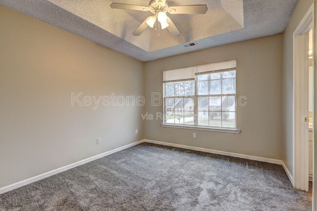 Building Photo - 1370 N Hampton Dr
