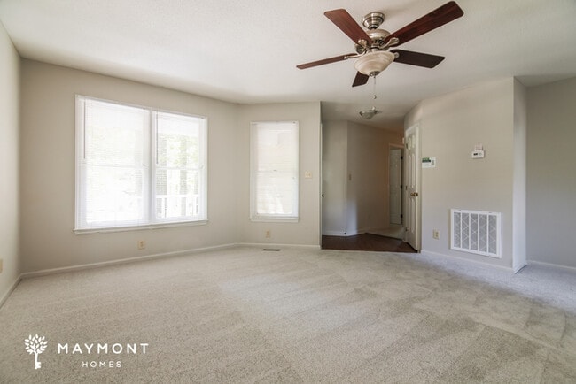 Building Photo - 121 Grange Dr