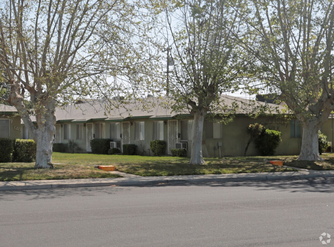 Foto del edificio - 119-133 Woodworth Ave