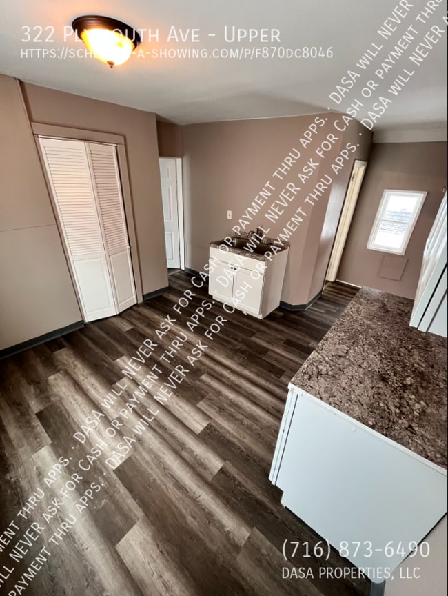 Building Photo - 322 Plymouth Ave