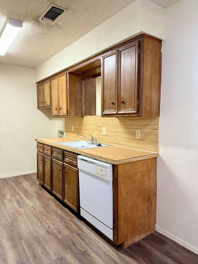 Foto del edificio - 6104 37th St