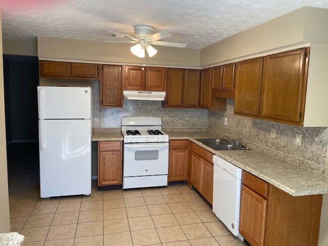 Foto del edificio - 350 River Brook Ct: 2BD Duplex with Jack &...