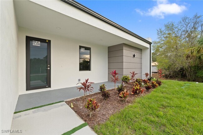 Foto del edificio - 567 Flamingo Ave S