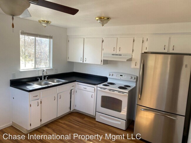 Building Photo - 3426 Woodside Dr