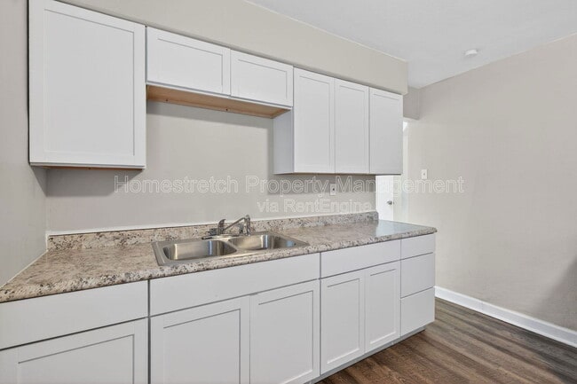 Building Photo - 9868 Lorna Ln