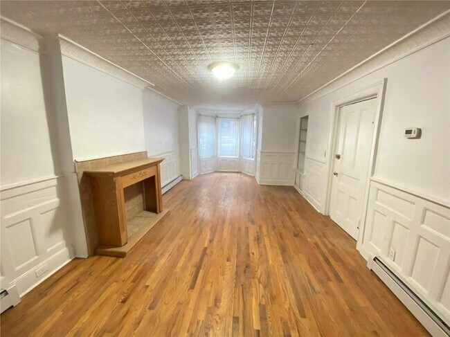 Building Photo - 412 73rd St