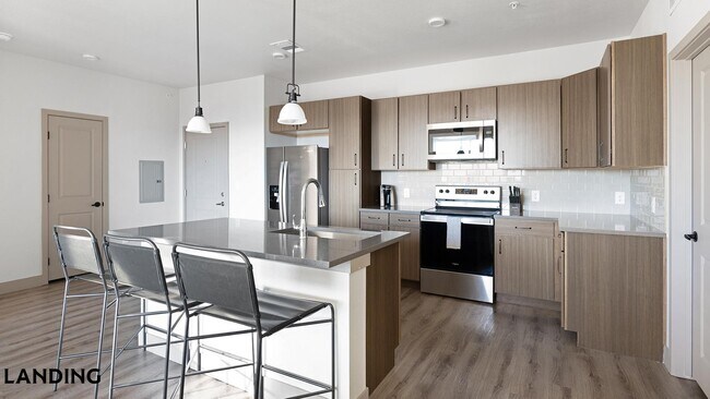Foto del edificio - 300 E Fremont Pl
