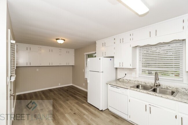 Building Photo - 5180 Flint Hill Rd SW