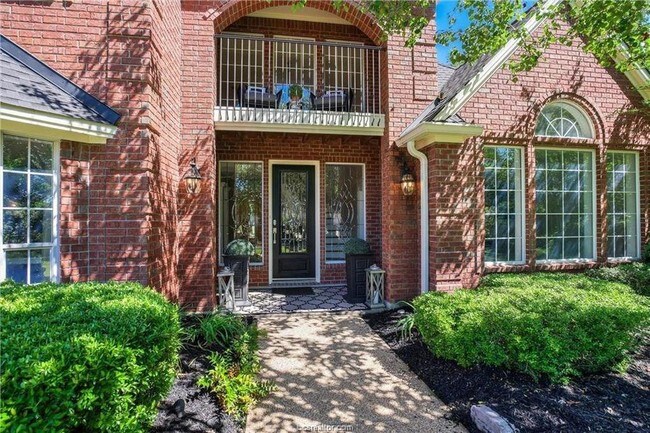 Building Photo - 1107 Royal Adelade Dr