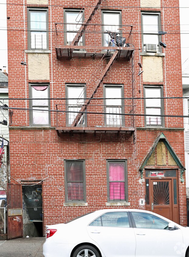 Building Photo - 3283 Decatur