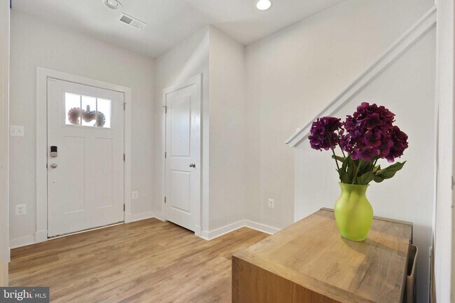 Building Photo - 1107 Lawler Dr