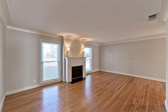 Building Photo - 4525 Emerson Ave
