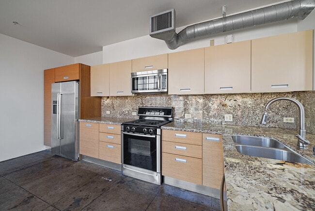 Building Photo - Santee Court