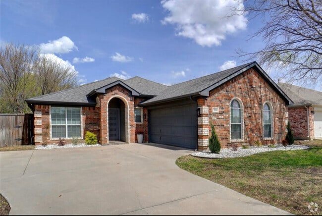 Building Photo - 5908 Creekway Dr