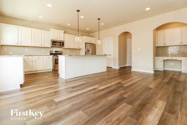 Building Photo - 225 Villa Grande Dr