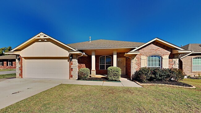 Building Photo - 4 Bedroom 2 Bathroom Home - Midwest City