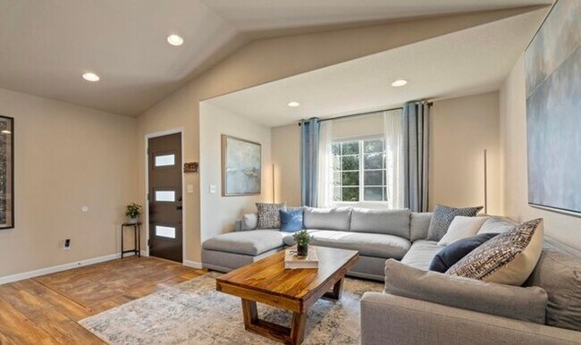 Foto del edificio - Beautiful 4 Bedroom in Loveland