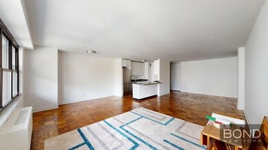 Building Photo - 240 E 82nd St