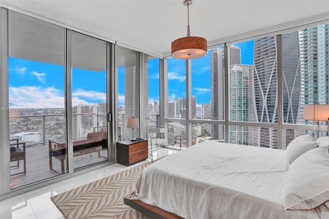 Foto del edificio - 851 NE 1st Ave